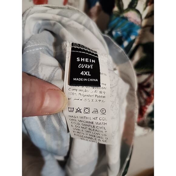 Shein Curve Womens Dress Fit & Flare 4XL Floral Tropical Silky Feel V-Neck V-Bac - Picture 2 of 7